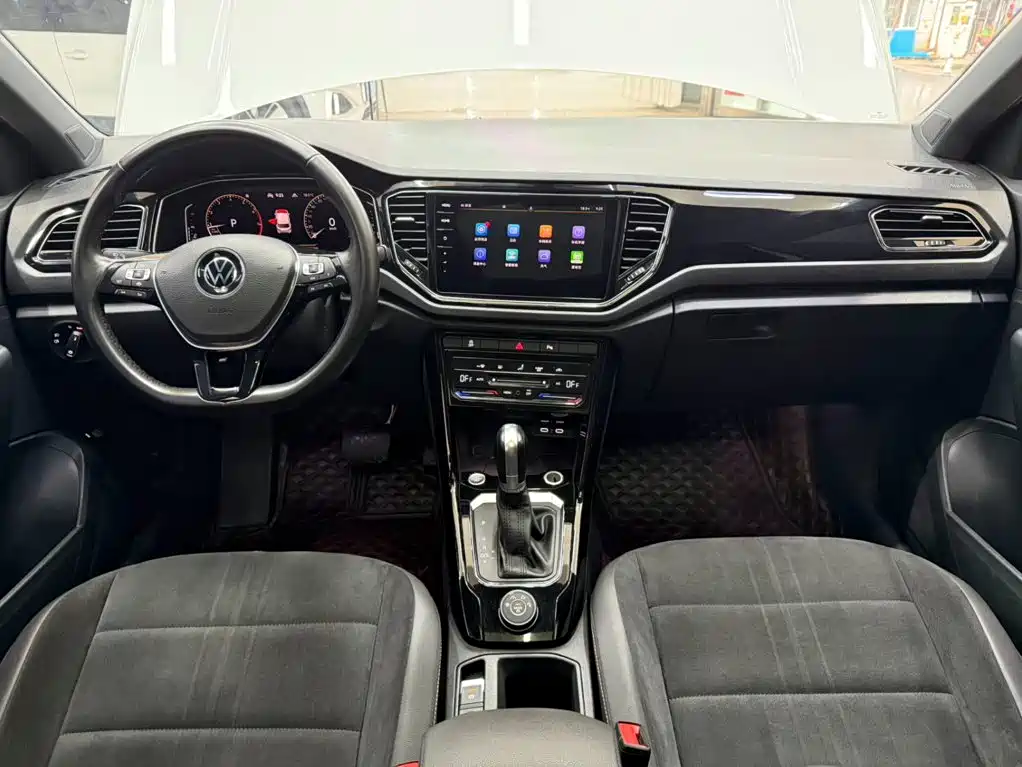Volkswagen T-Roc — миниатюра 20