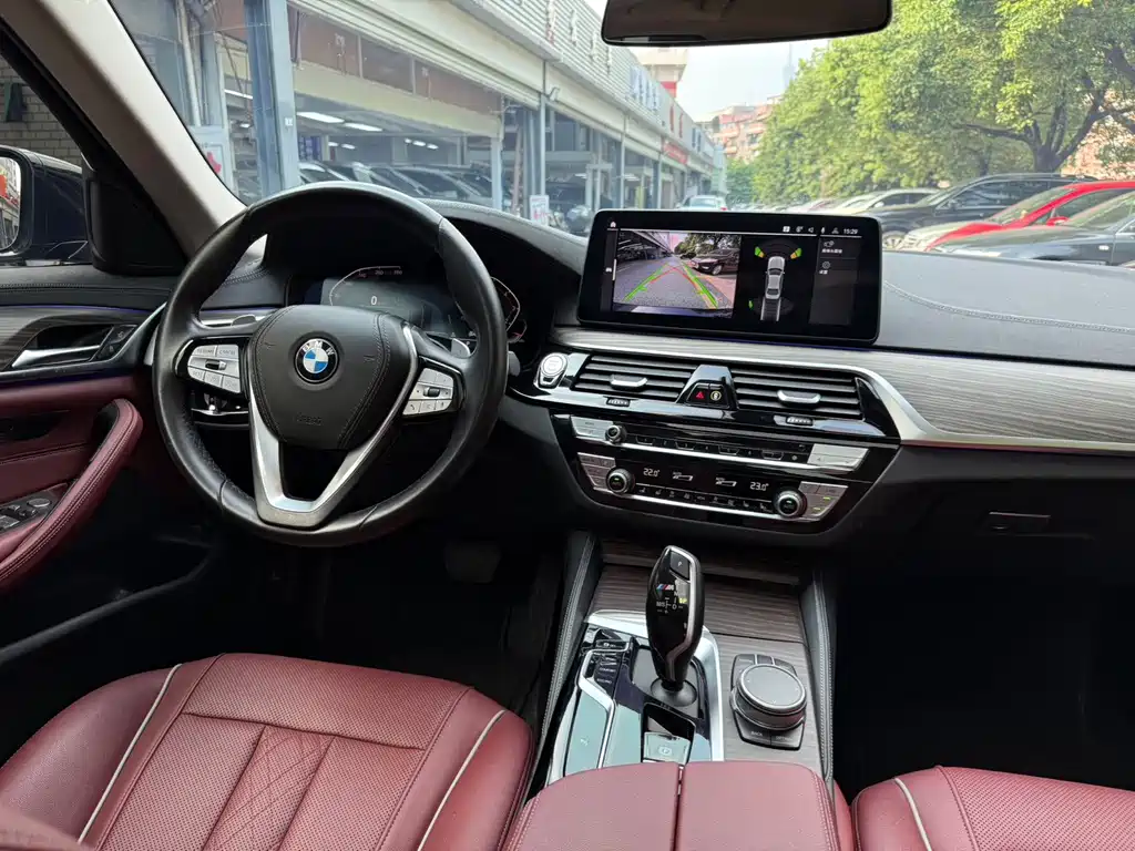 BMW 5 Series — миниатюра 19