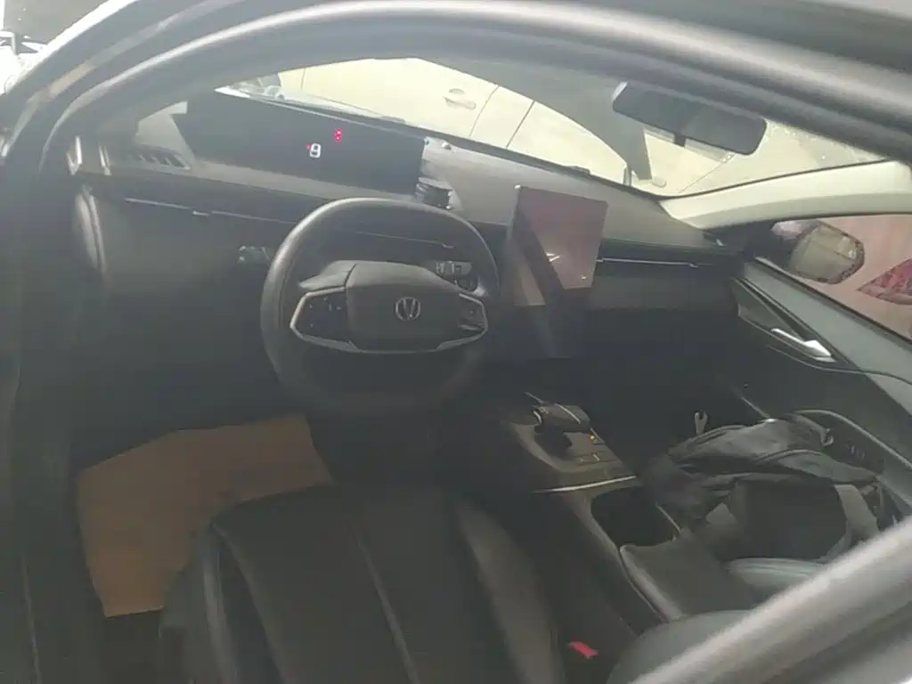 Changan Yida — миниатюра 10