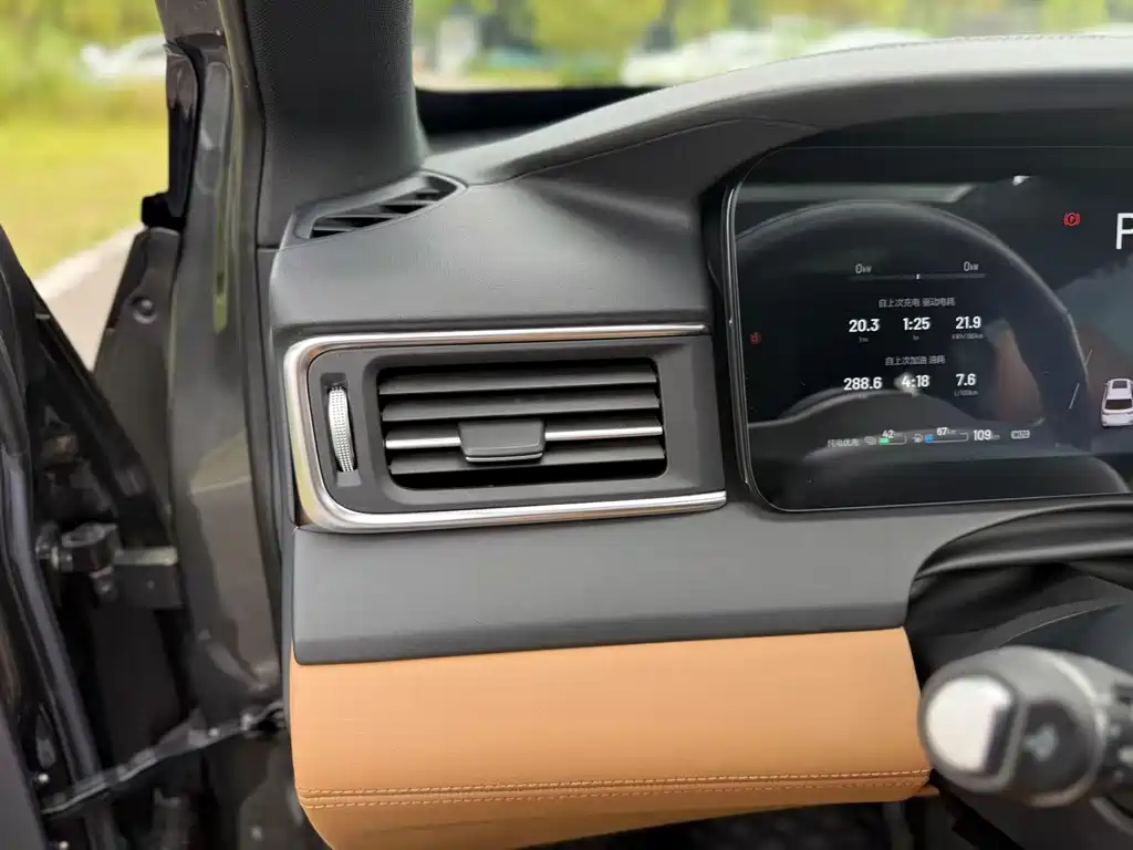 Li Auto Li ONE — миниатюра 17