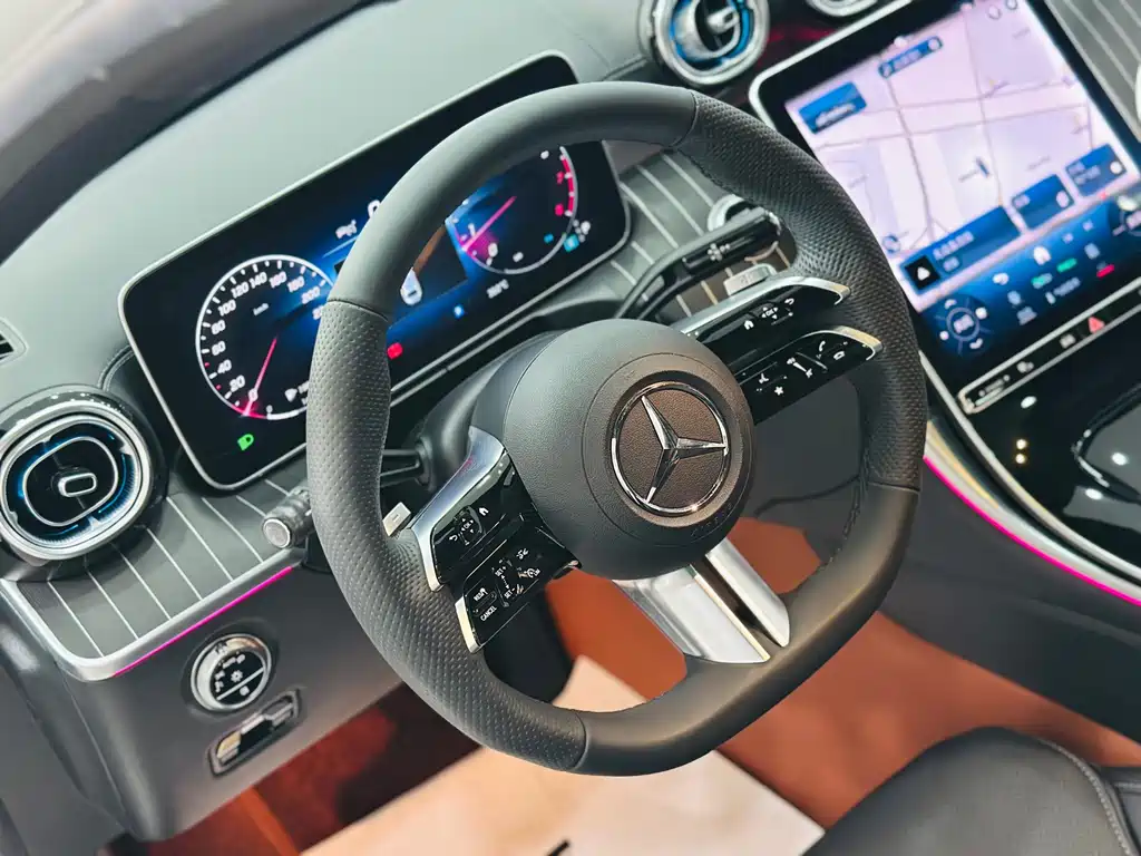 Mercedes-Benz C-Class — миниатюра 13