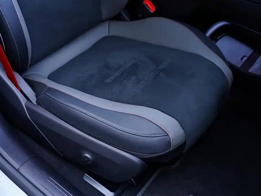 MERCEDES-BENZ EQE AMG