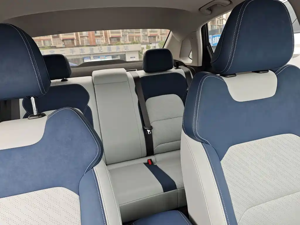 Geely Emgrand — миниатюра 11