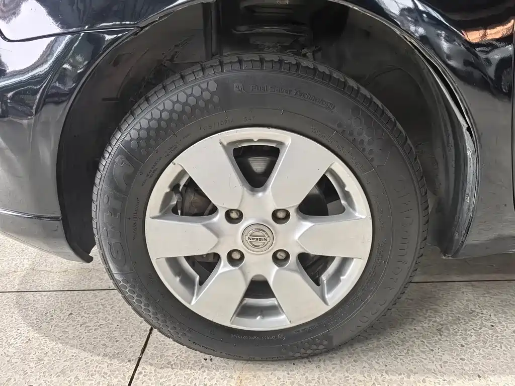 Nissan Livina — миниатюра 7
