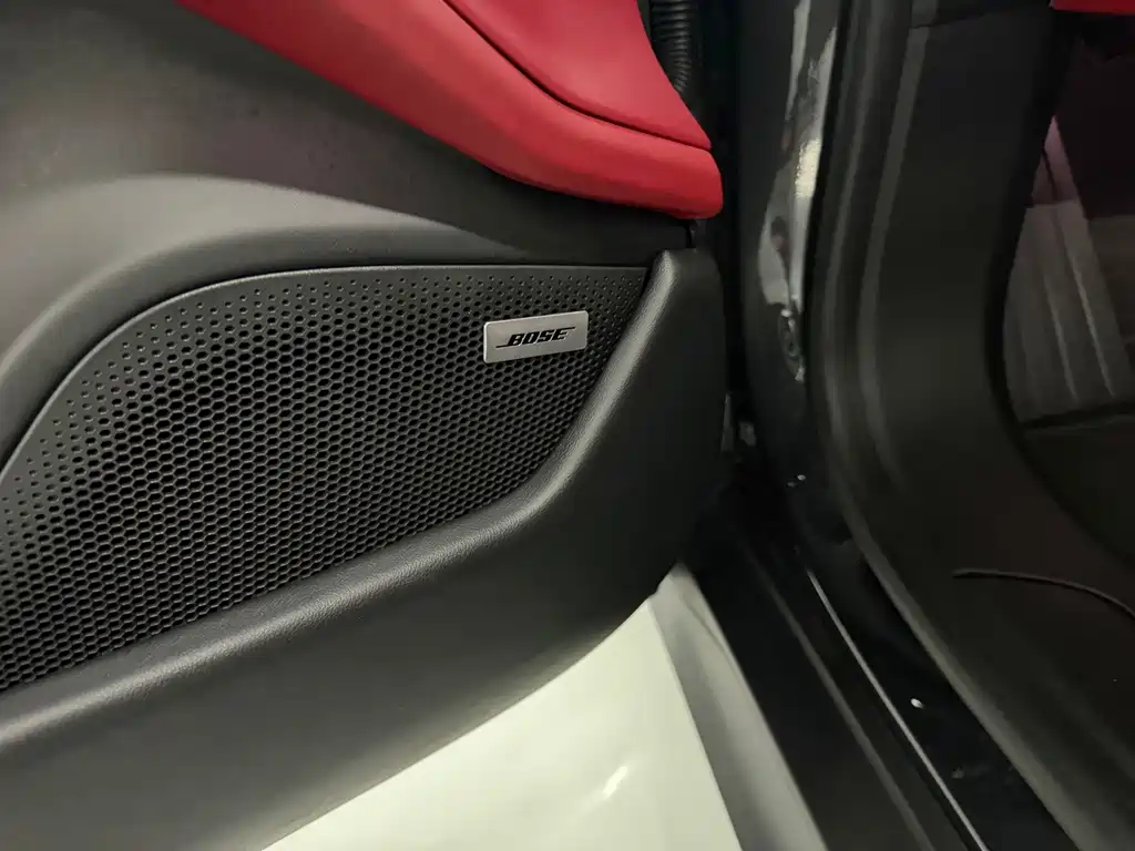 Porsche Taycan — миниатюра 21