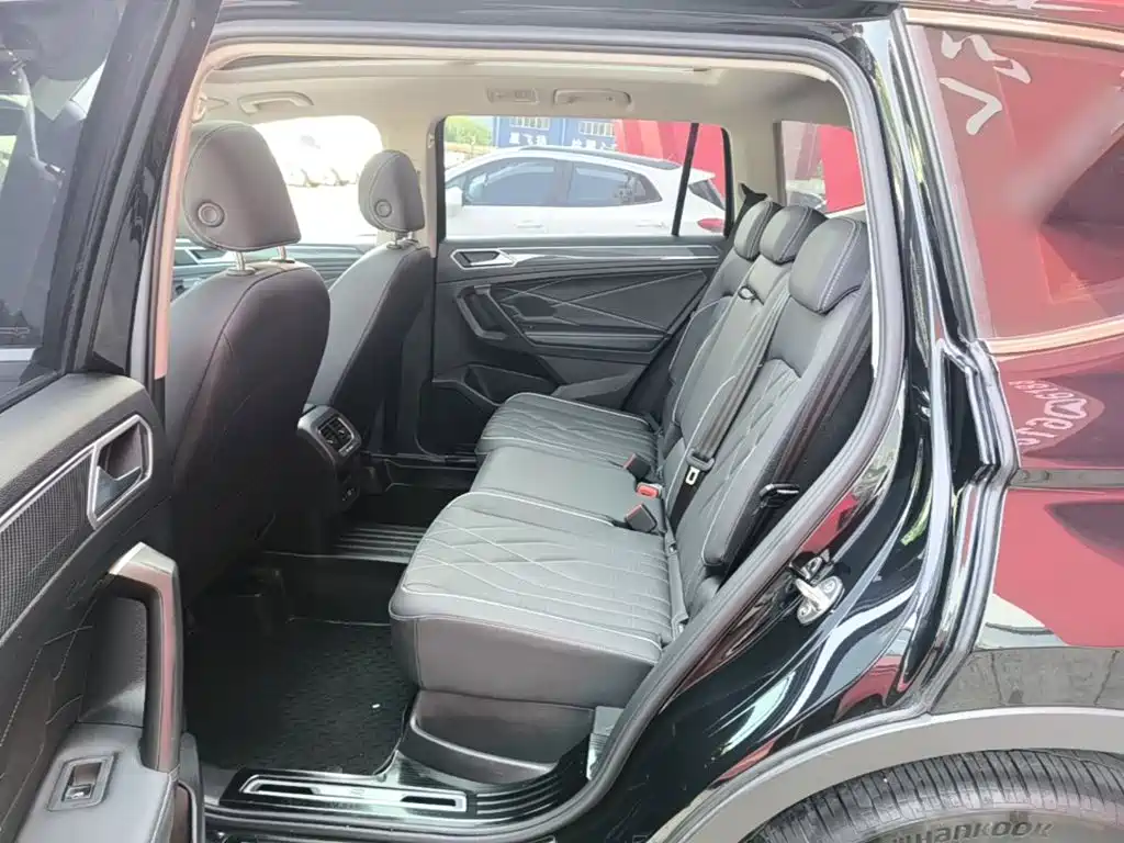 Volkswagen Tiguan L — миниатюра 17