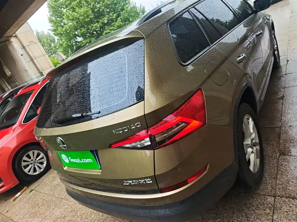 Skoda Kodiaq 2017 TSI330 5 мест Comfort