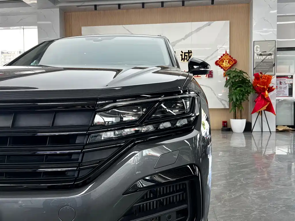 Volkswagen Touareg 2022 3.0TSI Sport