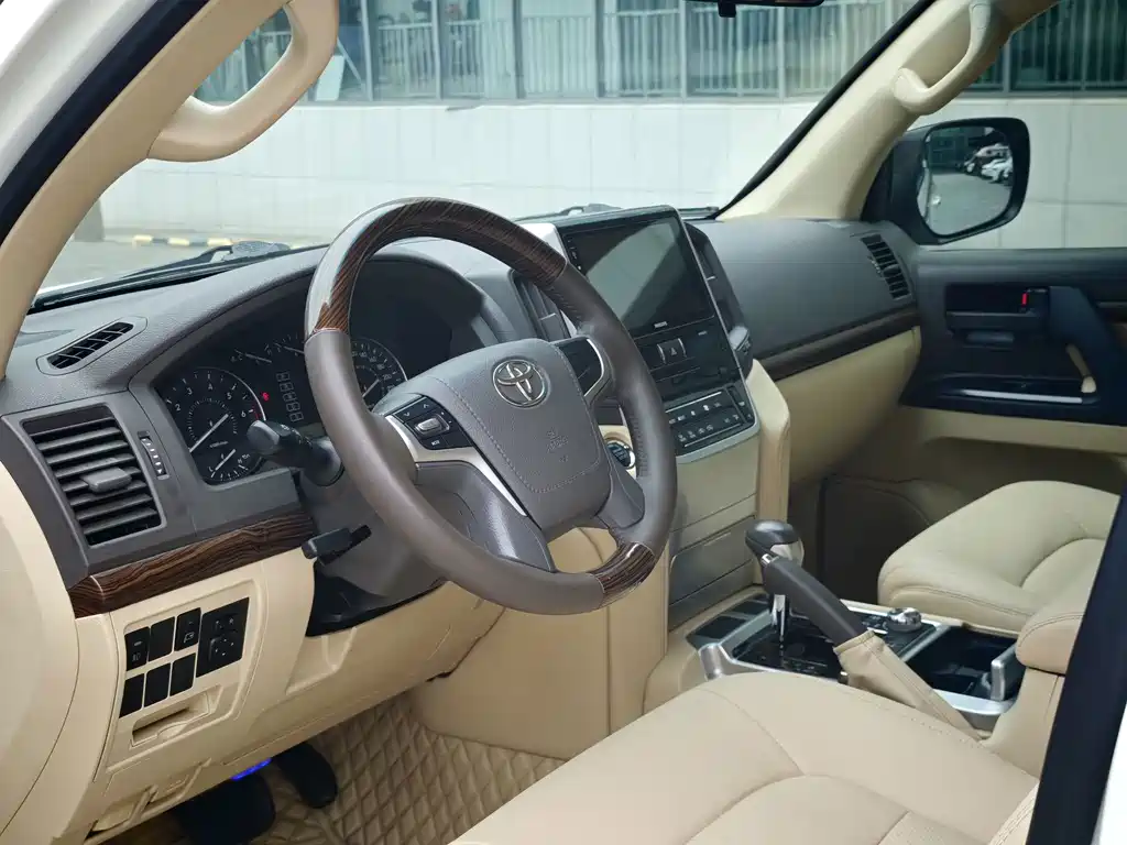Toyota Land Cruiser — миниатюра 4