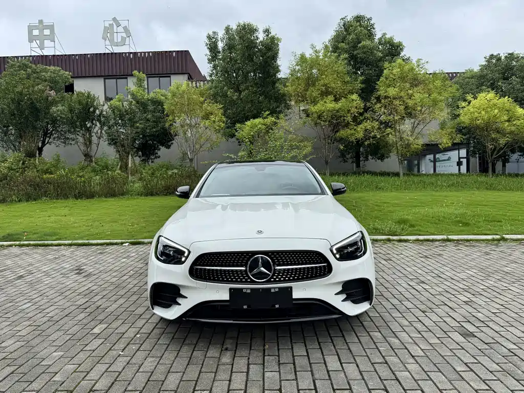 Mercedes-Benz E-Class (Import) — миниатюра 2