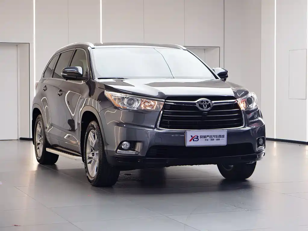Toyota Highlander 2015 2.0T Luxury 7 мест