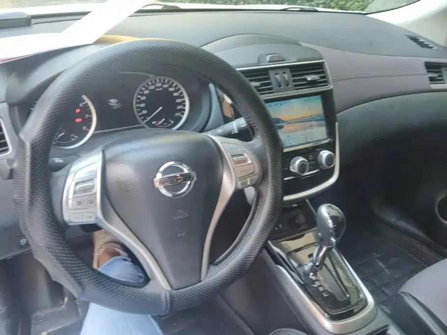 Nissan Tiida — миниатюра 12