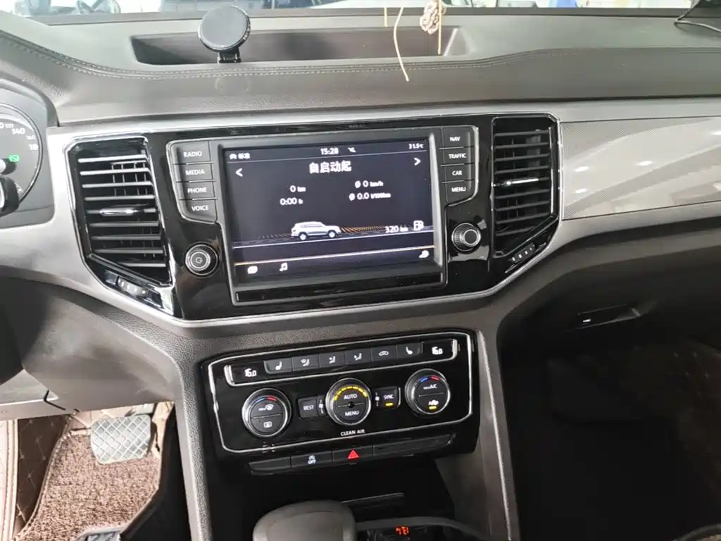 Volkswagen Teramont — миниатюра 13