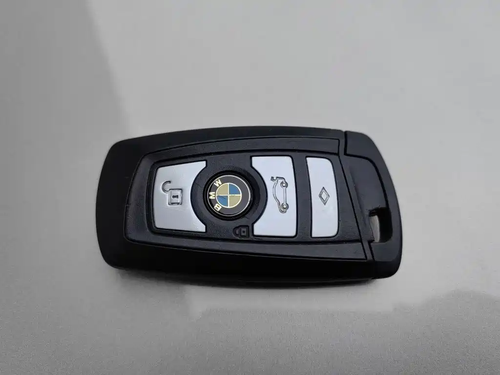 BMW 5 Series — миниатюра 19