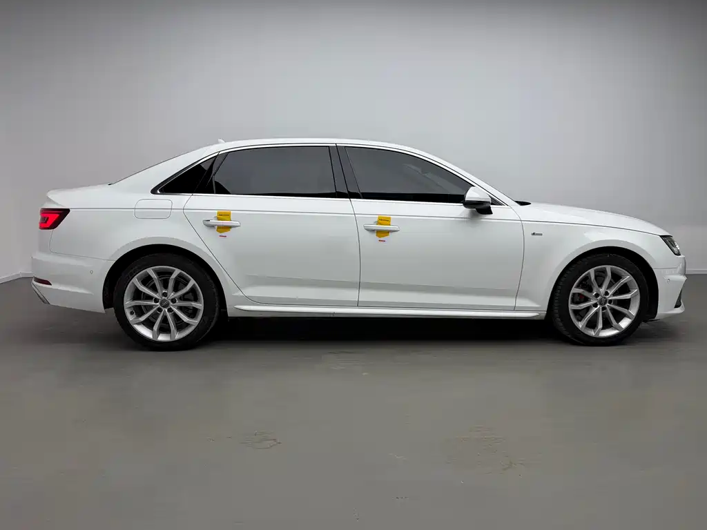 Audi A4L 2019 40 TFSI Fashion V