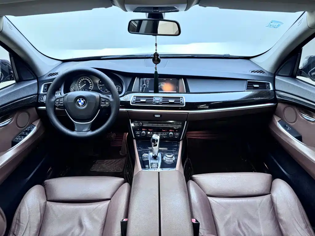 BMW 5 Series GT — миниатюра 10