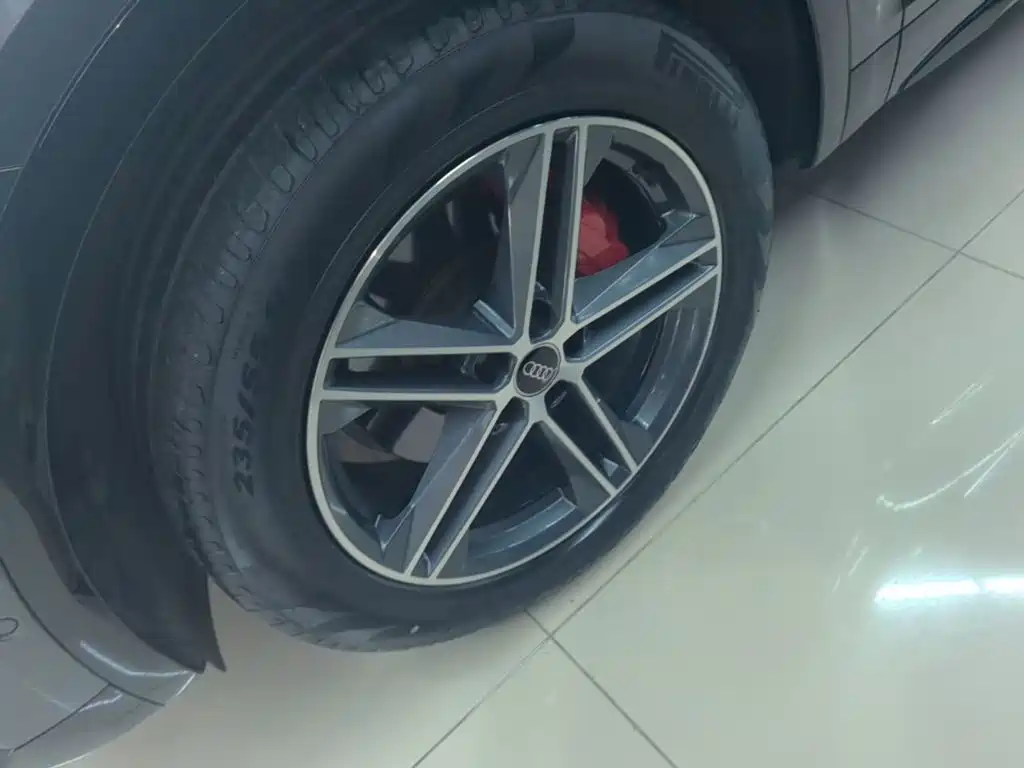 Audi Q5L Sportback — миниатюра 23