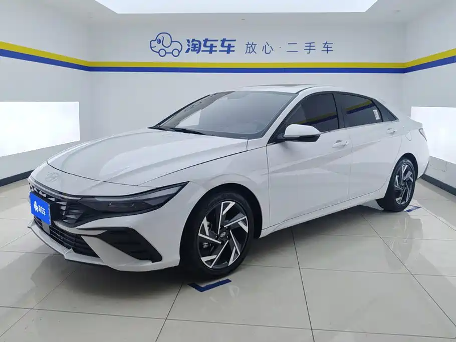 2026 Hyundai Elantra - zdjęcie 1 z 16