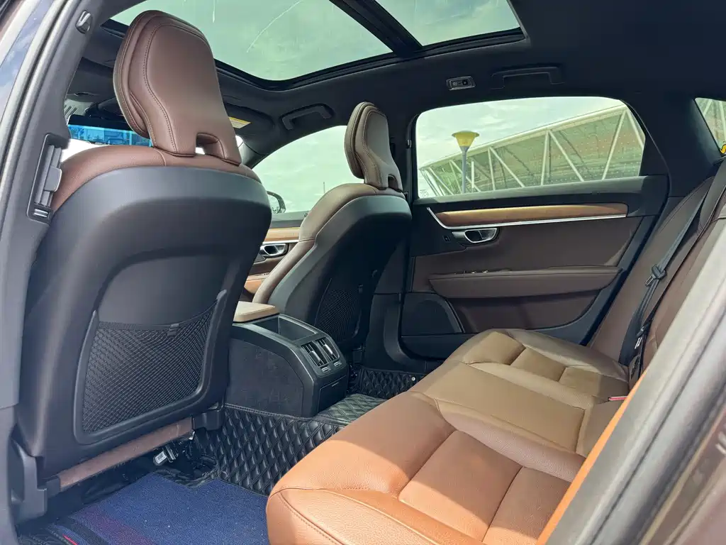 Volvo S90 — миниатюра 6