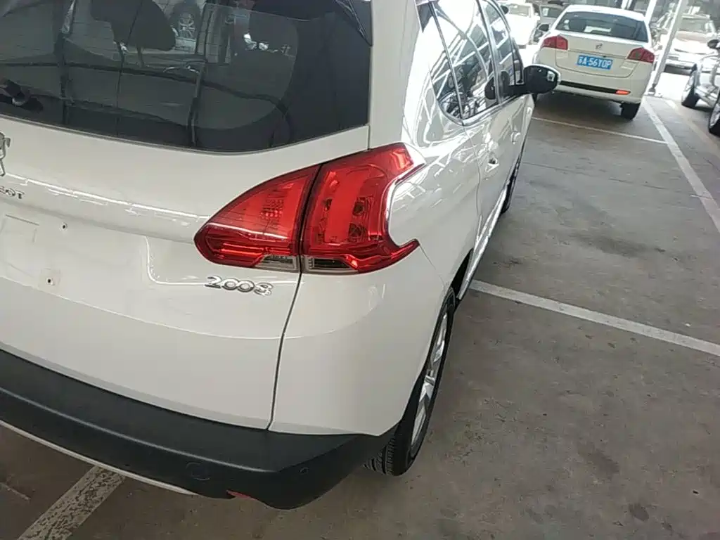 Peugeot 2008 — миниатюра 8