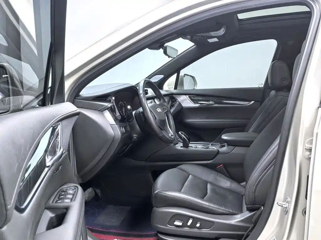 Cadillac XT6 — миниатюра 5