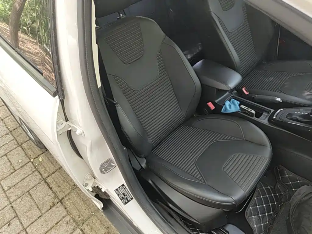 Ford Focus — миниатюра 25