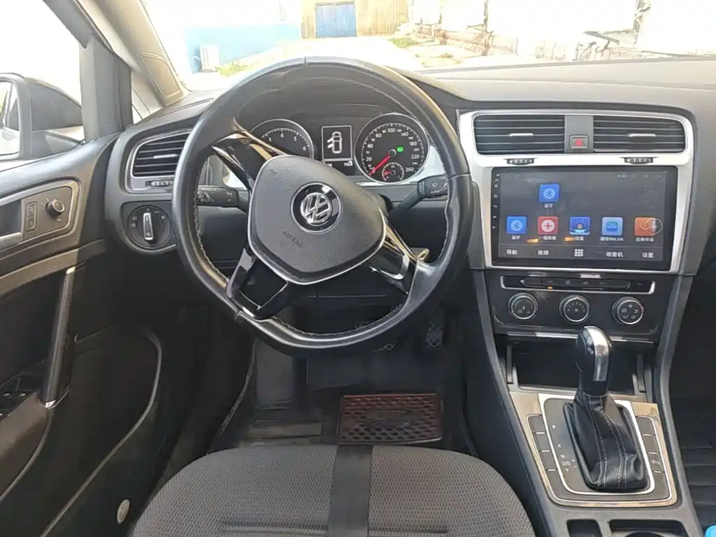 Volkswagen Golf — миниатюра 11