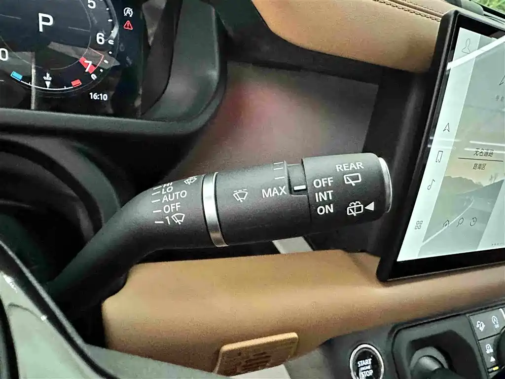 Land Rover Defender — миниатюра 13