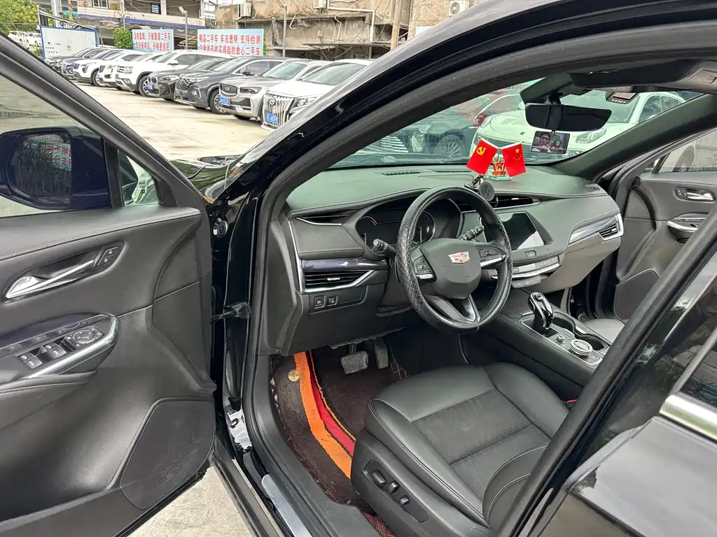 Cadillac XT4 — миниатюра 7