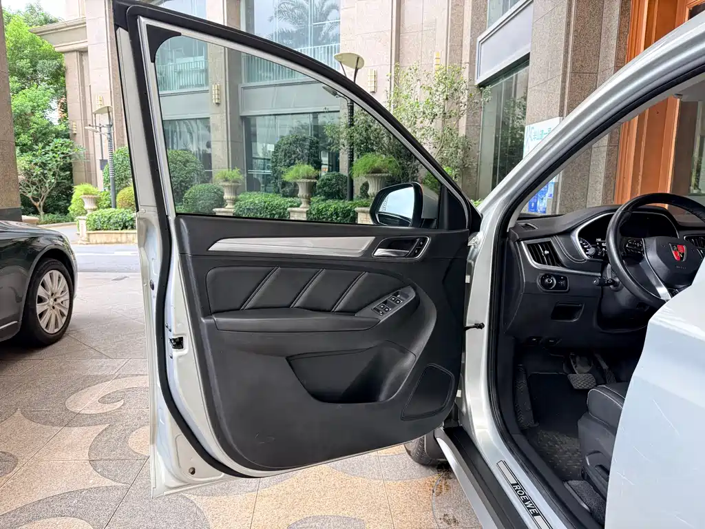 Roewe RX5 New Energy — миниатюра 14