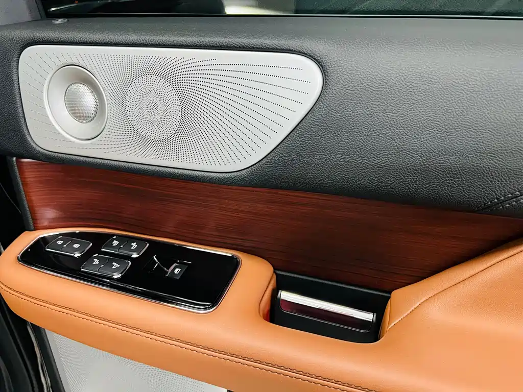 Lincoln Navigator — миниатюра 8