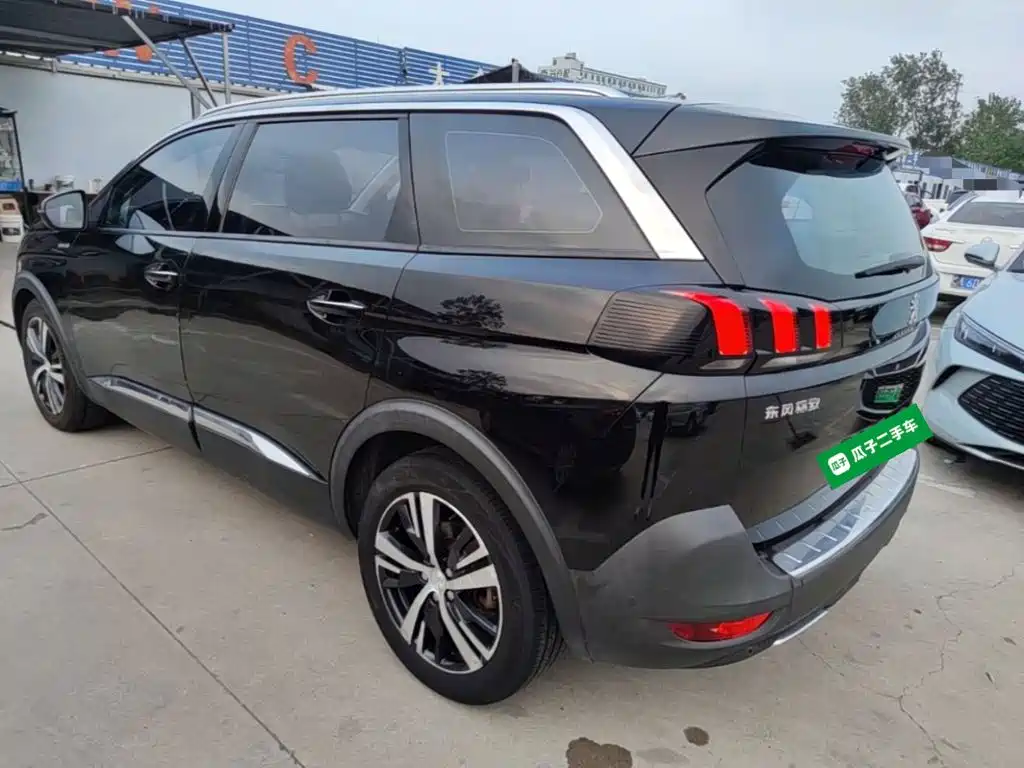 Peugeot 5008 — миниатюра 5