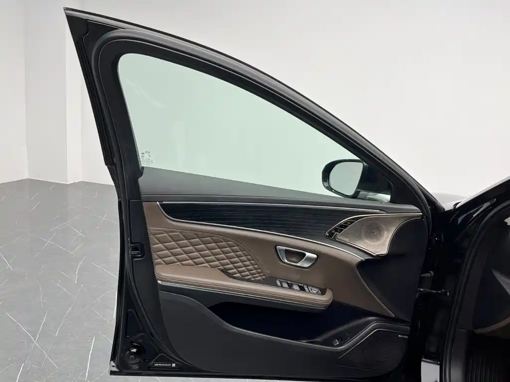 BYD Han — миниатюра 13