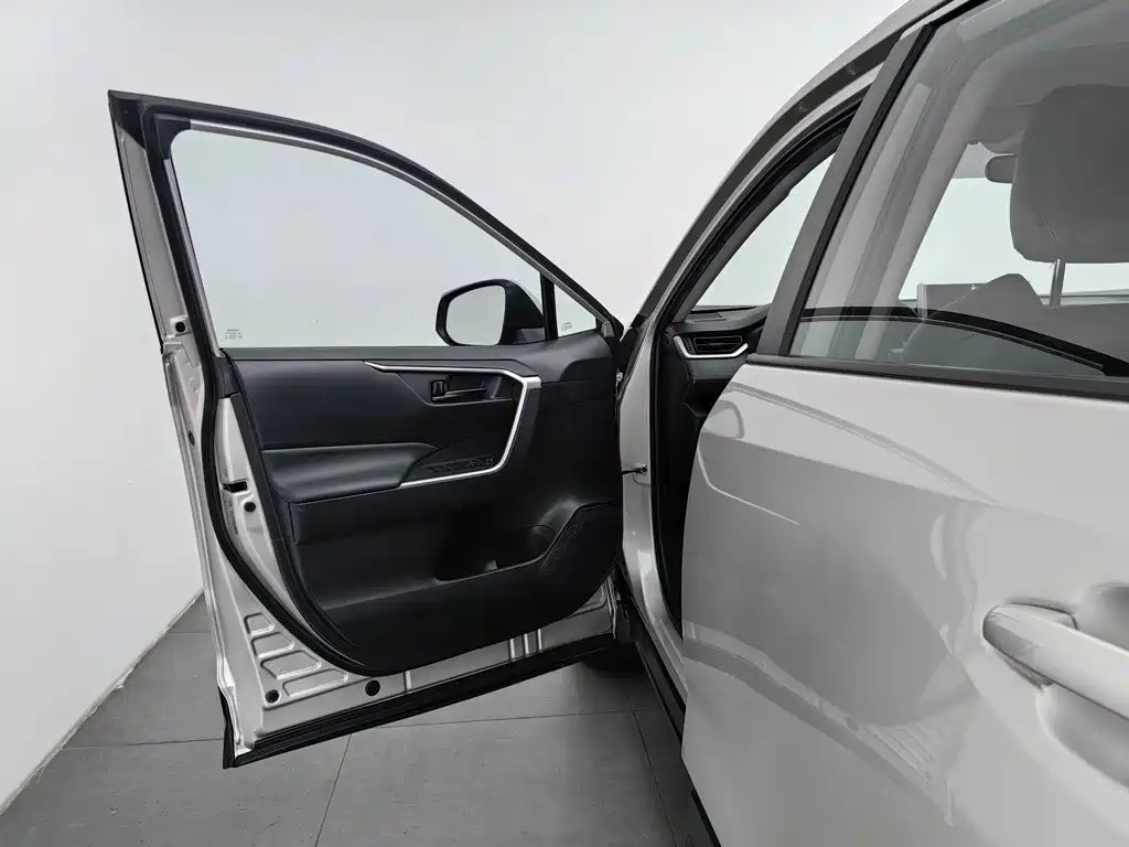 Toyota Wildlander — миниатюра 8