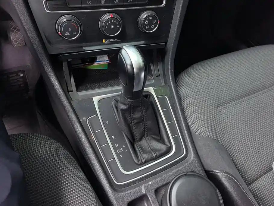 Volkswagen Golf — миниатюра 16