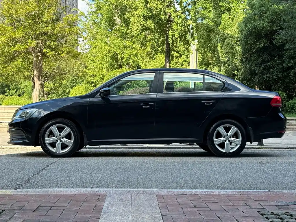Volkswagen Lavida — миниатюра 7
