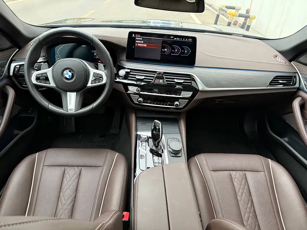 BMW 5 Series — миниатюра 17
