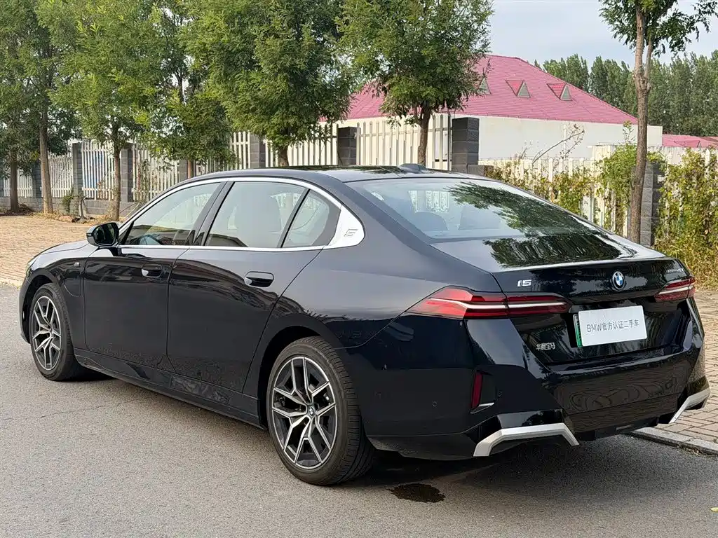 BMW i5 — миниатюра 6