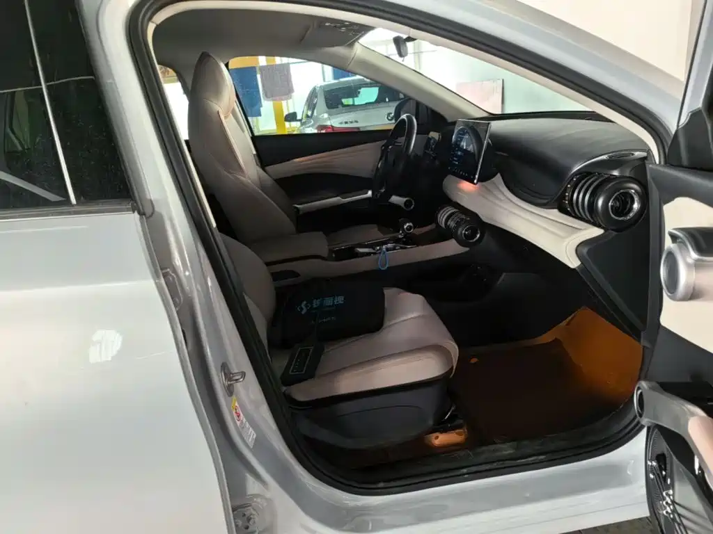 BYD Yuan Plus — миниатюра 25