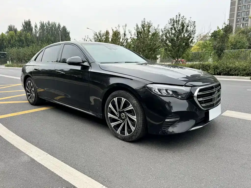 Mercedes-Benz E-Class — миниатюра 3