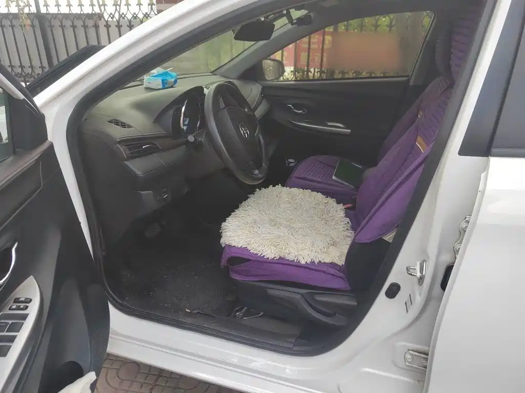 Toyota Yaris L — миниатюра 8