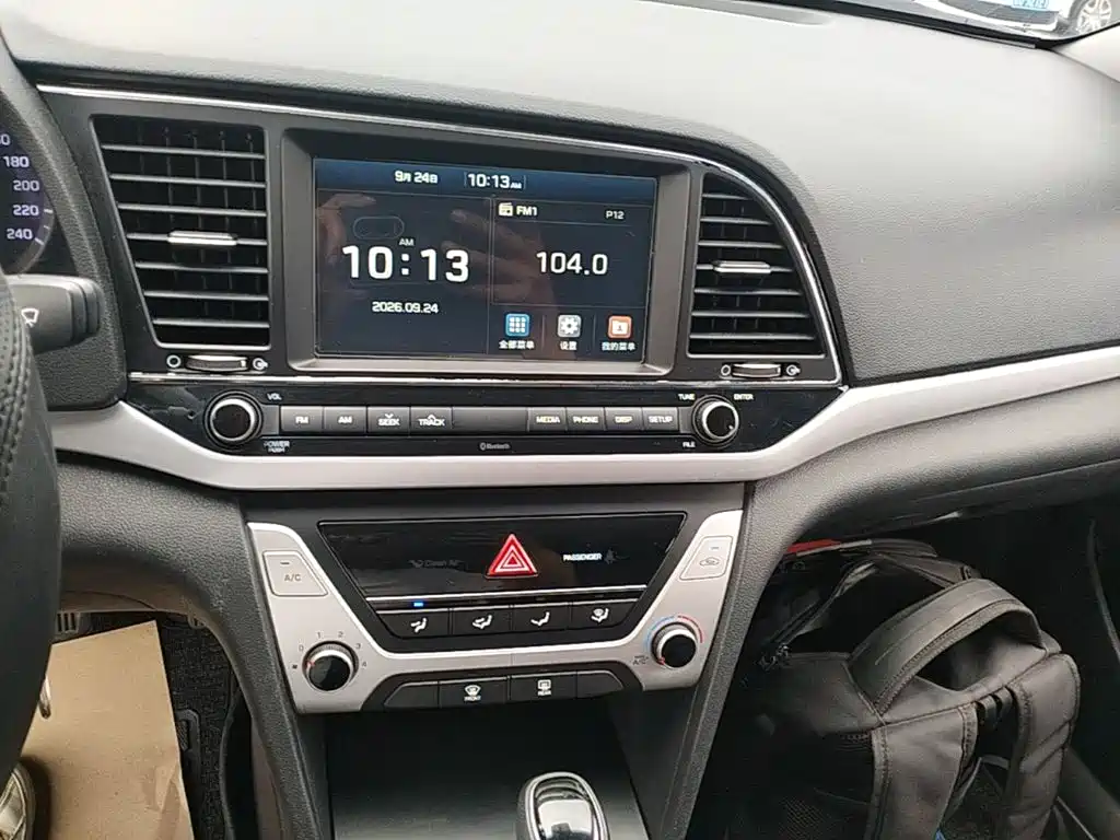 Hyundai Elantra — миниатюра 13