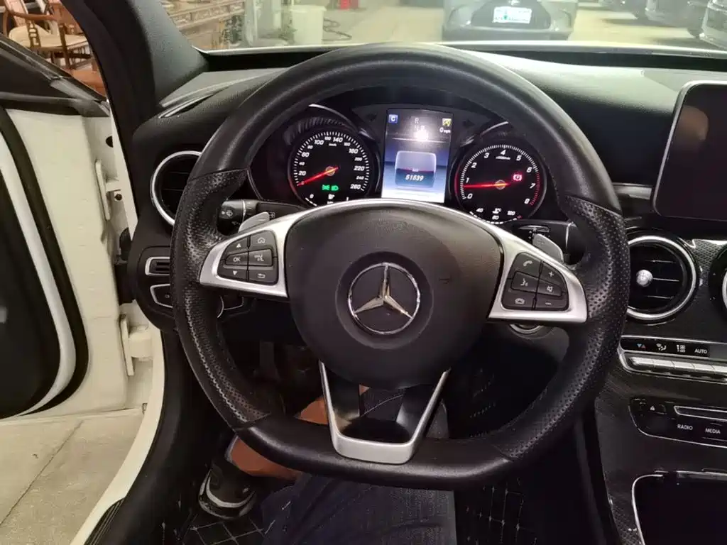 Mercedes-Benz C-Class — миниатюра 11