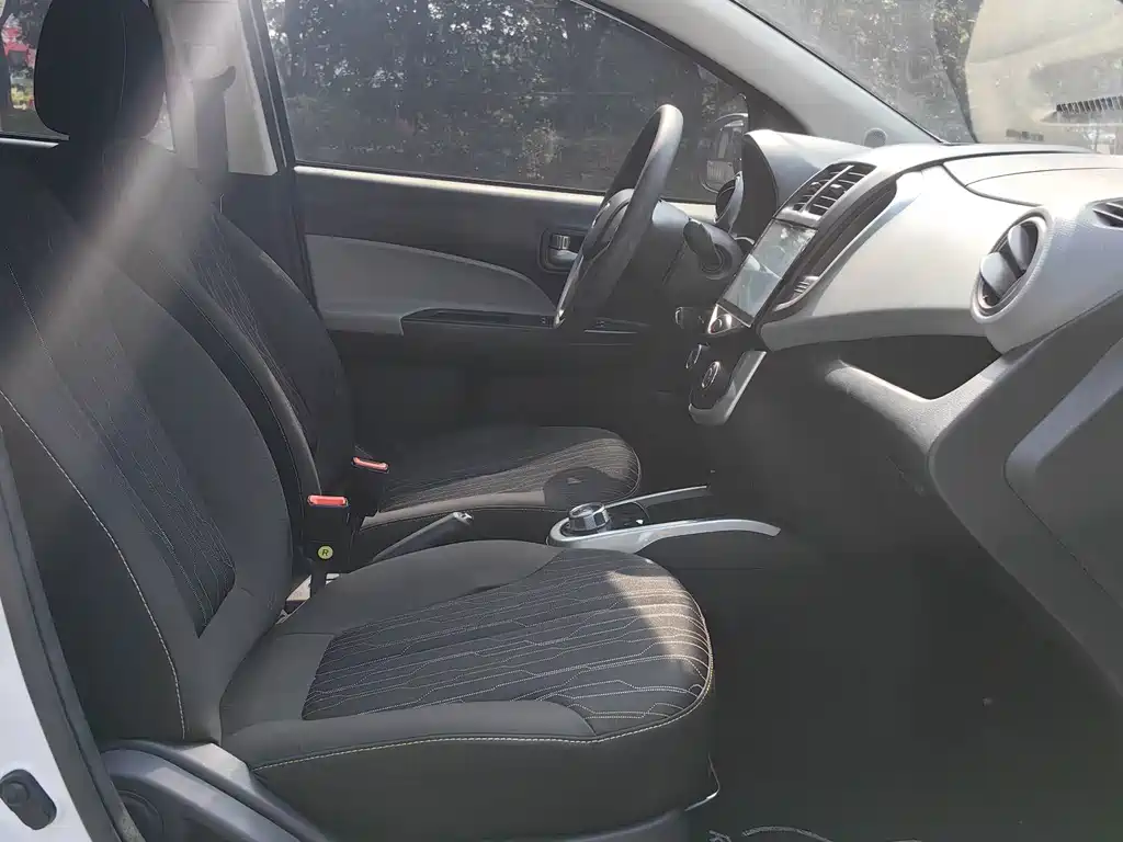 Changan Benben E-Star — миниатюра 7