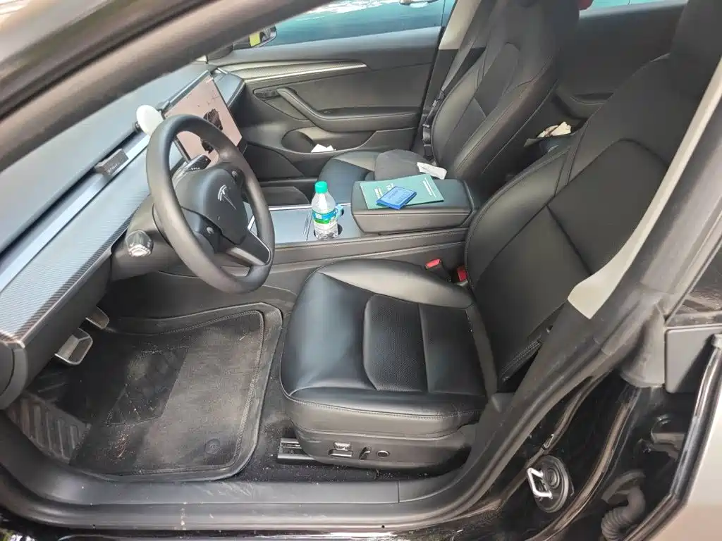Tesla Model 3 — миниатюра 8
