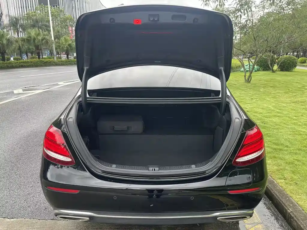 Mercedes-Benz E-Class New Energy — миниатюра 8