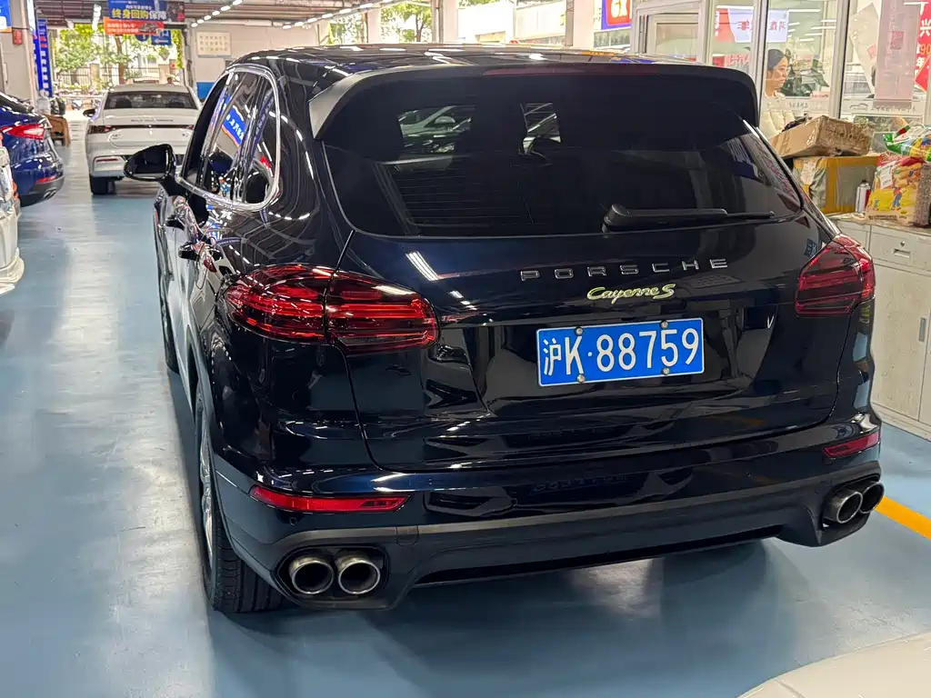 Porsche Cayenne Hybrid — миниатюра 7