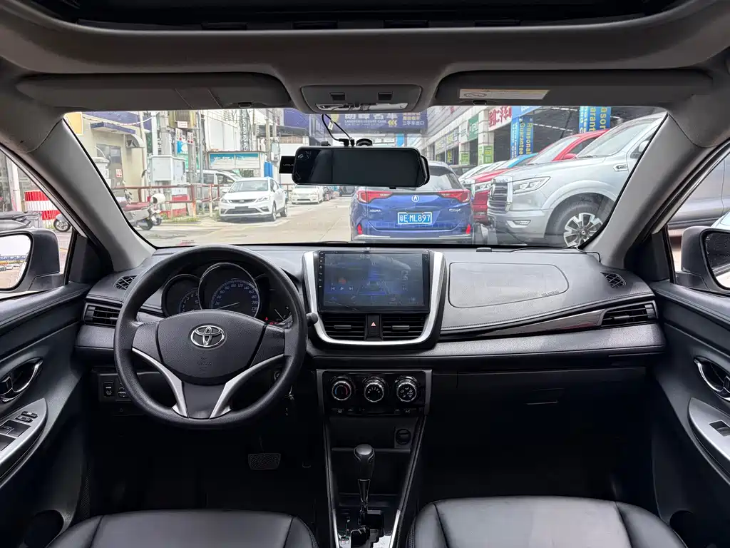Toyota Yaris L — миниатюра 11
