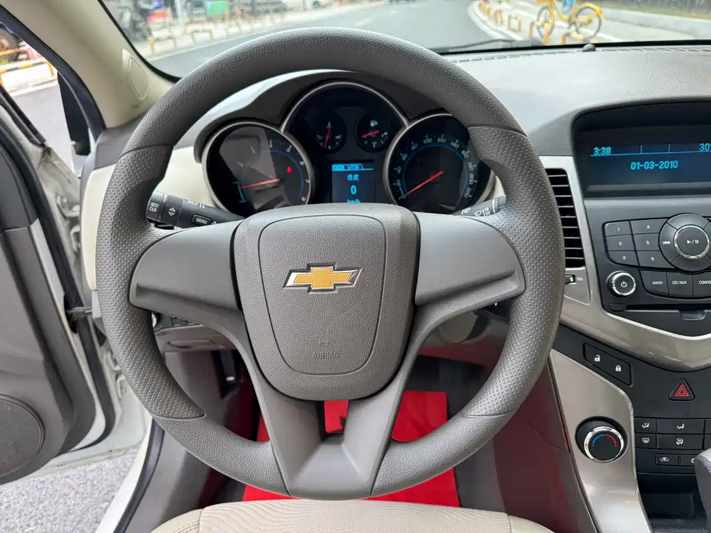 Chevrolet Cruze — миниатюра 12