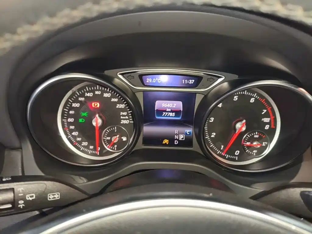 Mercedes-Benz GLA — миниатюра 12